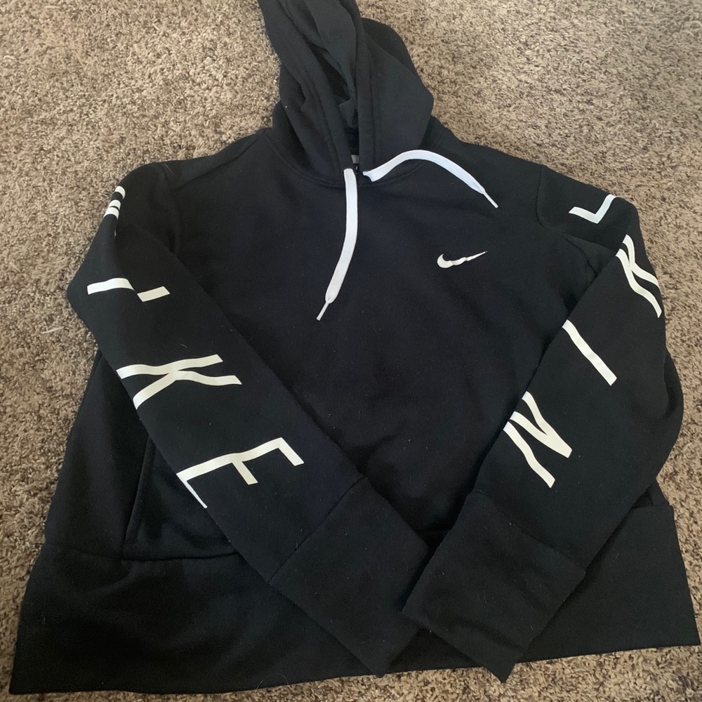 nike sweatshirt
